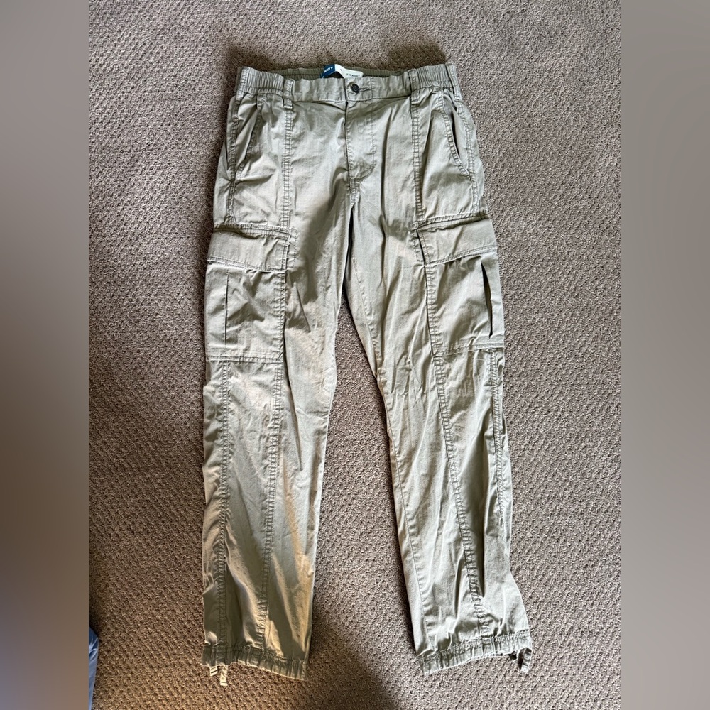 Old Navy Men's Lightweight Cargo Pants - khaki size Medium
